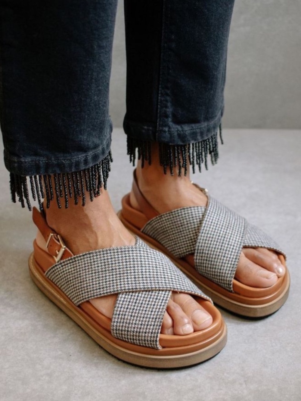 ALOHAS Marshmallow Houndstooth Tan Harris Plaid Sandals US Sz 9